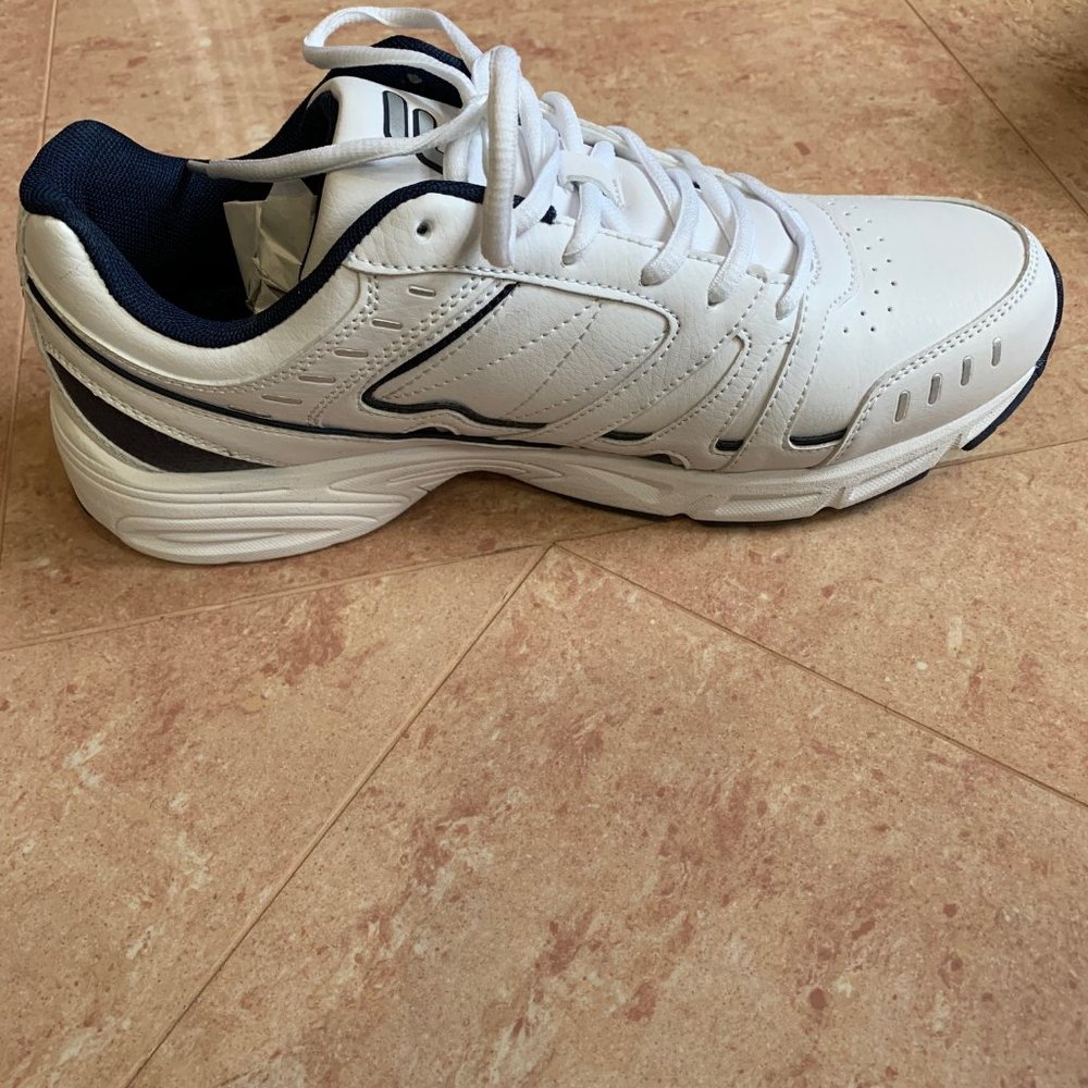 RUNNING SHOES